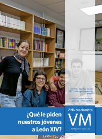 ¿QUÉ LE PIDEN NUESTROS JÓVENES A LEÓN XIV? Portada de Vida Marianista nº123