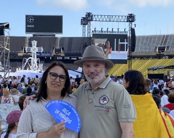 El Papa en Barcelona. “Ojalá este evento nos ayude a todos a acercarnos más a Dios y a los demás” (Elena Rivas, maestra del colegio Adela)